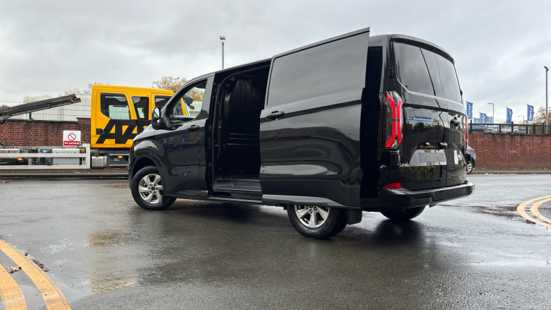 Ford Transit Custom E-320 L1 Rwd 100kW 65kWh H1 Van Limited Auto